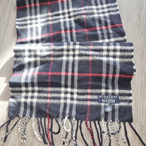 Burberry 100% Cashmere Plaid Fall Scarf - Picture 3 of 5